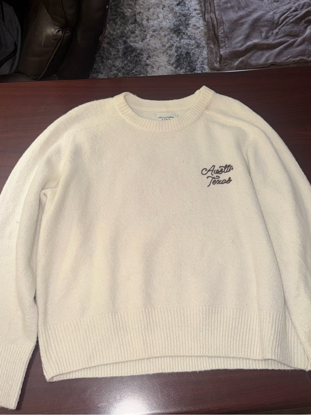 Abercrombie & Fitch Cream Crewneck Sweater
Austin Texas horse shoe